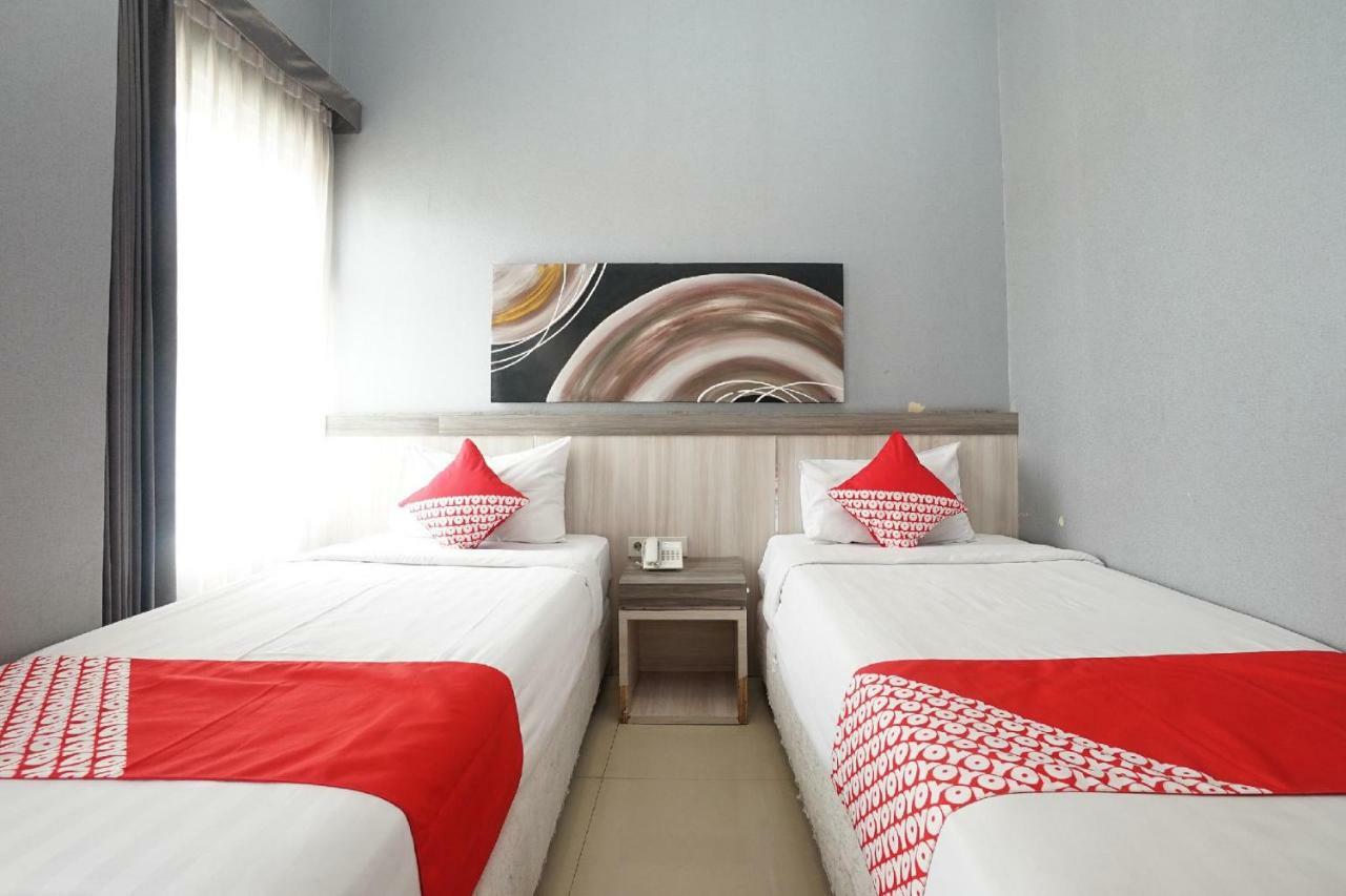 Oyo 289 Hotel Dalwa Syariah Pasuruan Exterior foto