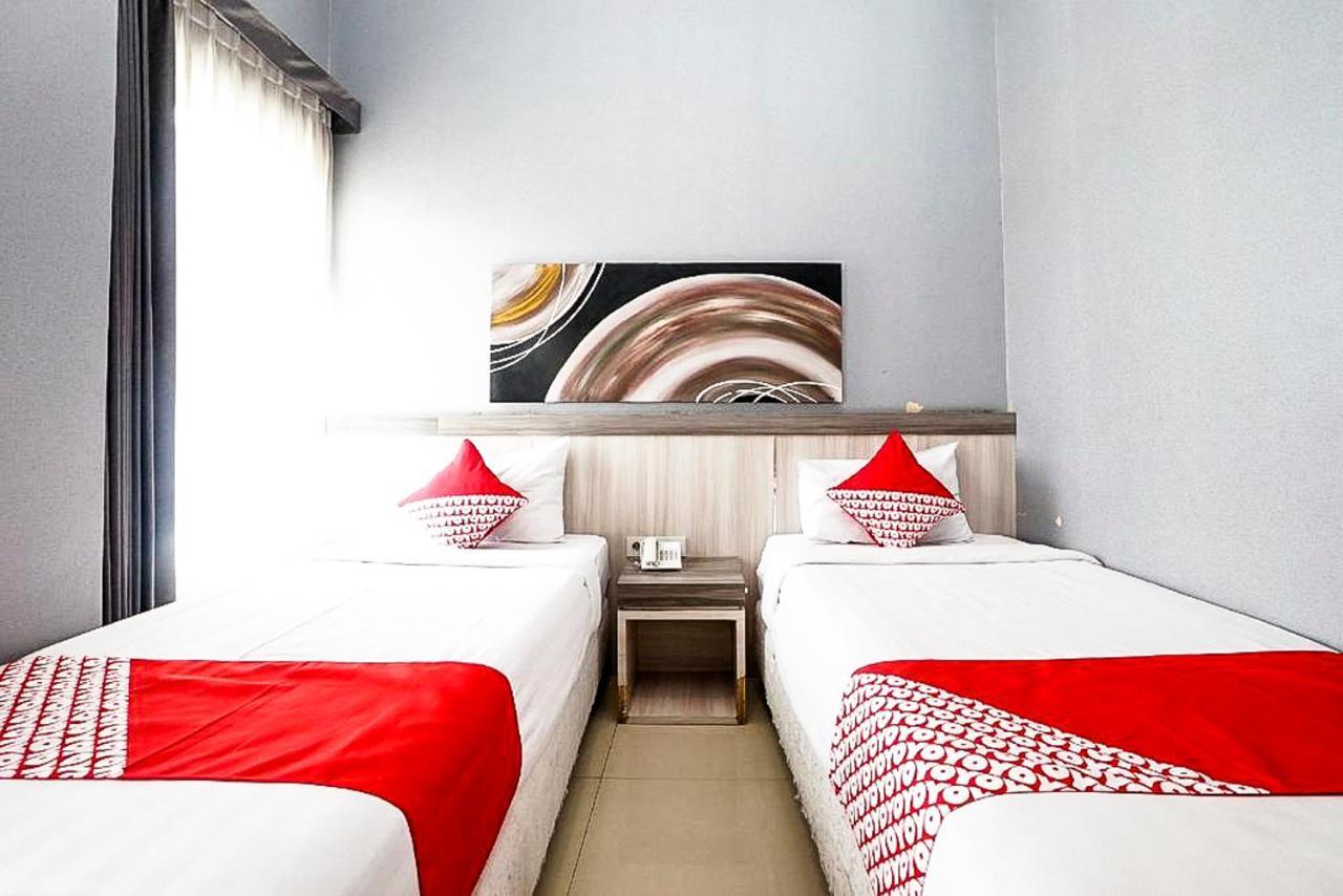 Oyo 289 Hotel Dalwa Syariah Pasuruan Exterior foto