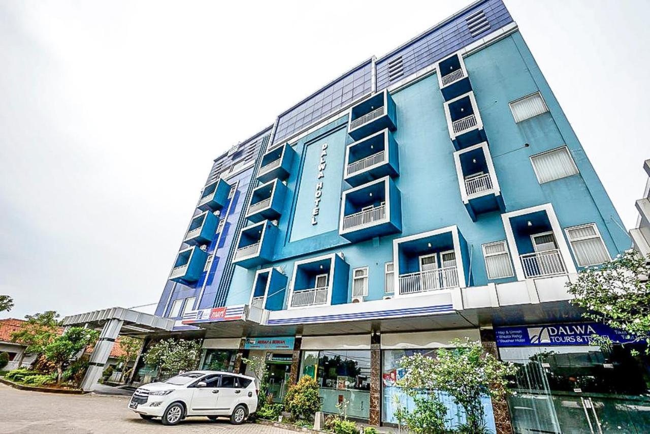 Oyo 289 Hotel Dalwa Syariah Pasuruan Exterior foto